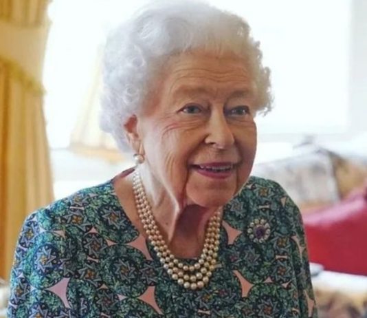 Rainha Elizabeth II, do Reino Unido, morre aos 96 anos
