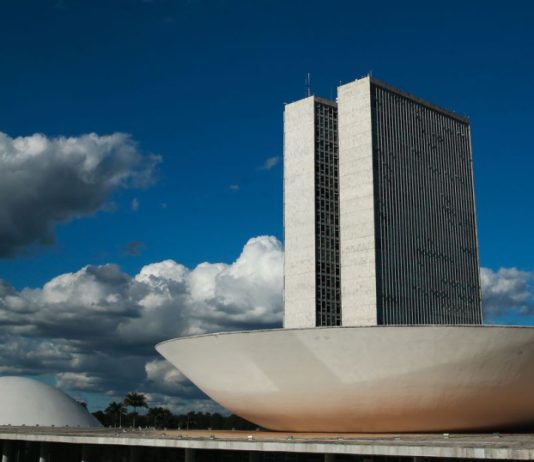 Saiba quem são os deputados federais e estaduais eleitos pela Baixada Santista