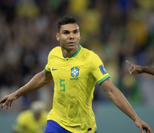 Abandonado pelo pai, Casemiro, destaque da seleção, foi chefe de família na adolescência