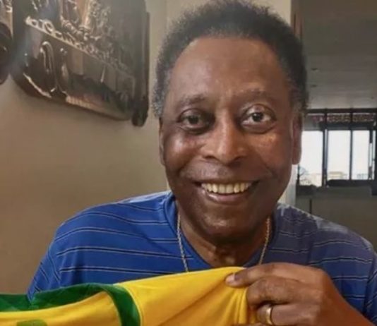 Pelé não responde à quimioterapia, é internado e sua situação preocupa