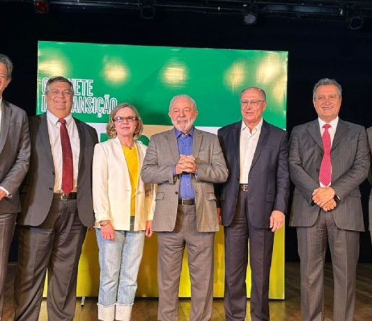 Lula confirma Haddad, Múcio, Flávio Dino, Rui Costa e Mauro Vieira nos ministérios