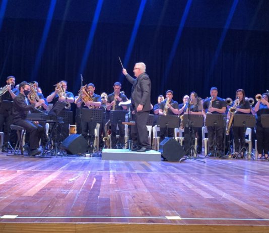 Orquestra de Metais e Percussão se apresenta com sambista Lipão Santos em Cubatão