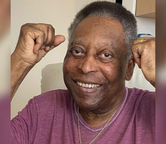 Pelé se manifesta sobre sua internação e agradece aos “que me enviam boas energias!”