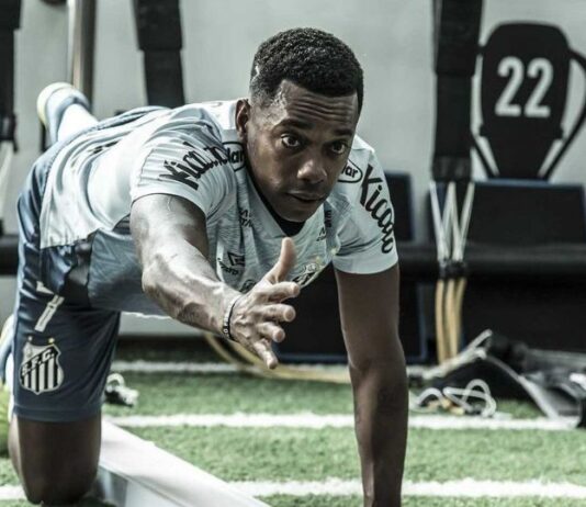 STJ proíbe Robinho de sair do país e dá prazo para entrega de passaporte