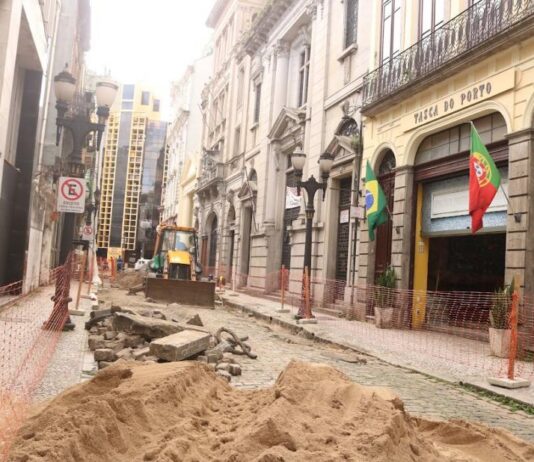 A última pá de cal – Por Jaqueline Fernández Alves