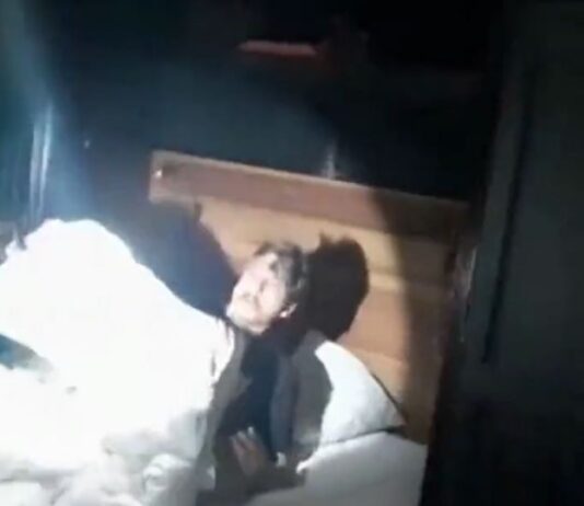 VÍDEO: Vocalista de banda famosa na Baixada é preso acusado de tráfico de drogas