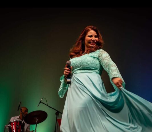 Chorinho no Aquário recebe Simone Ancelmo Trio com o show “Raízes do Samba”