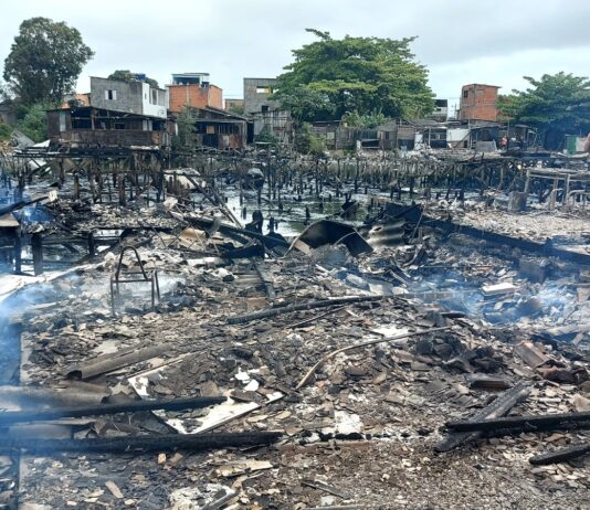VÍDEO: Santos se mobiliza para ajudar vítimas de incêndio que destruiu mais de 100 casas